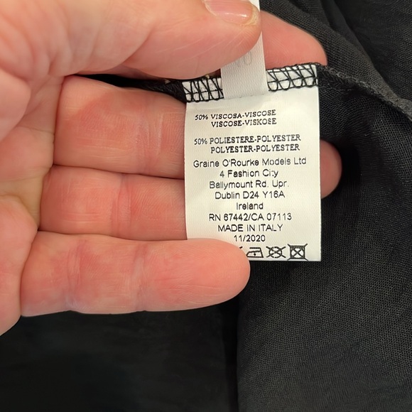 NWT black Peruzzi drop sleeve handkerchief hem tunic with silver & gold accents - Picture 12 of 13